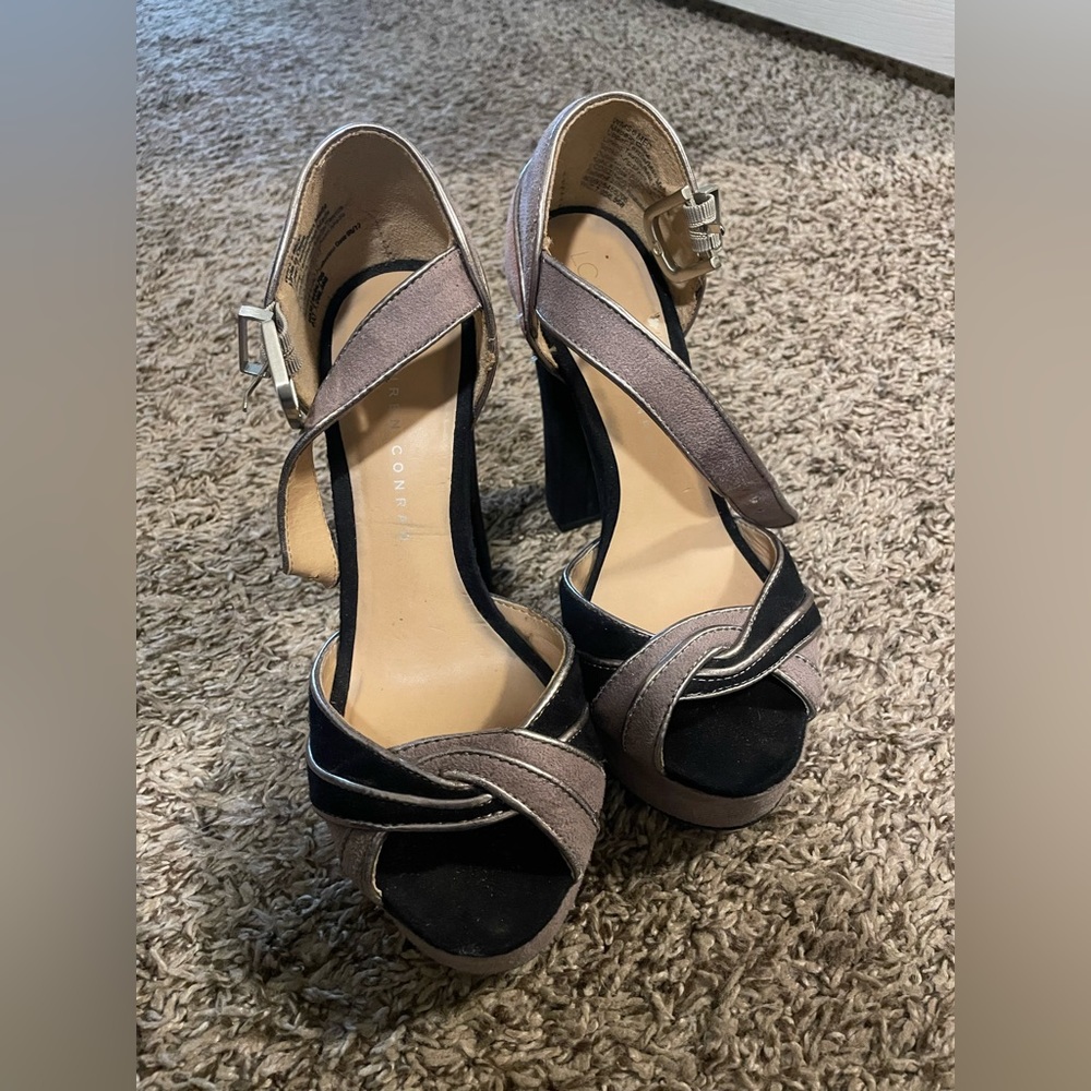 Lauren Conrad pumps
